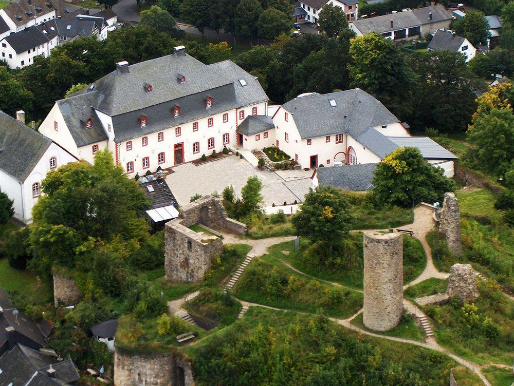 Schlosshotel Burghaus Kronenburg Dahlem (Euskirchen) Exterior foto