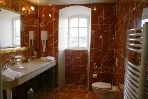 Schlosshotel Burghaus Kronenburg Dahlem (Euskirchen) Quarto foto